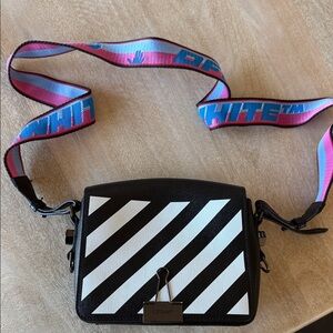 Off-White Monochrome Striped Bag with Vibrant Strap